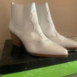 White western ankle boot